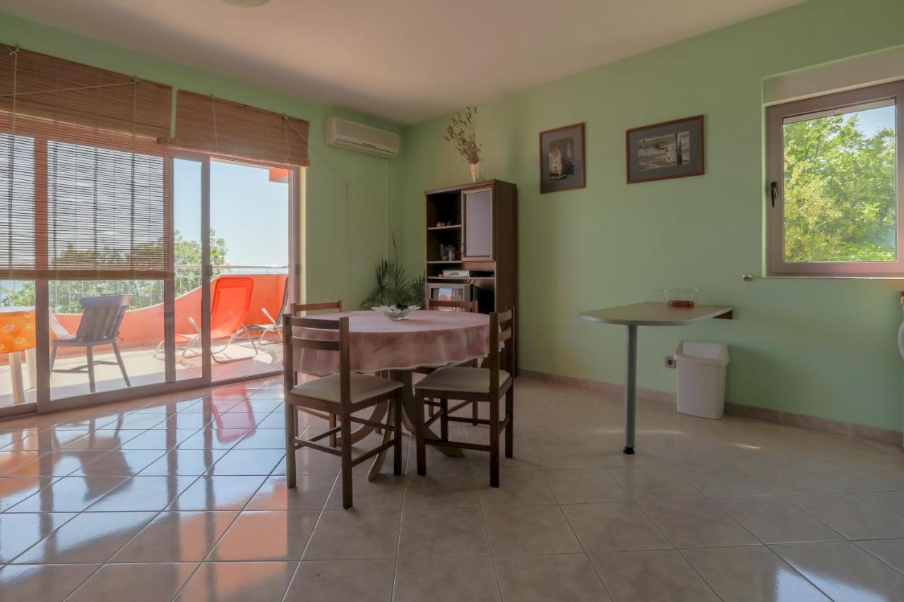 Apartmani Rino Dramalj Bagian luar foto
